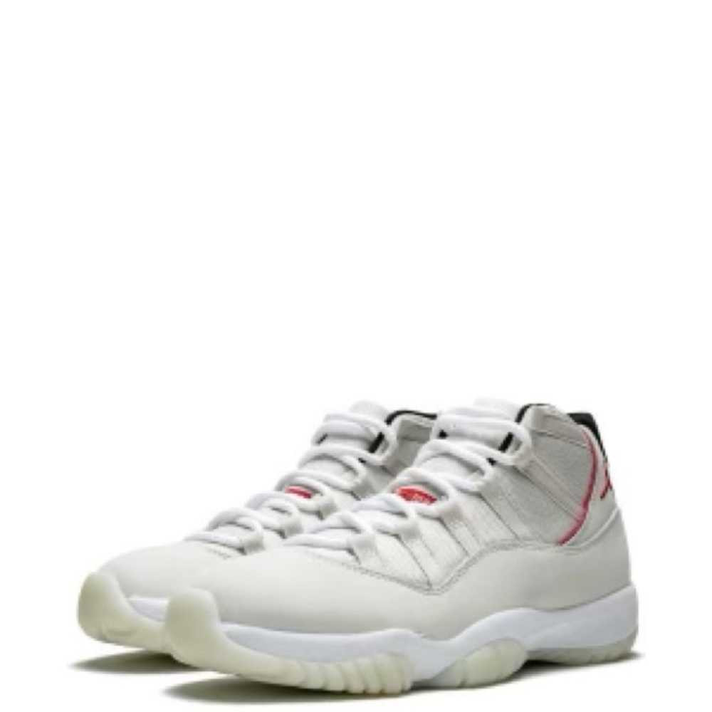 Jordan
Air Jordan 11 Retro platinum tint - Picture 2 of 5